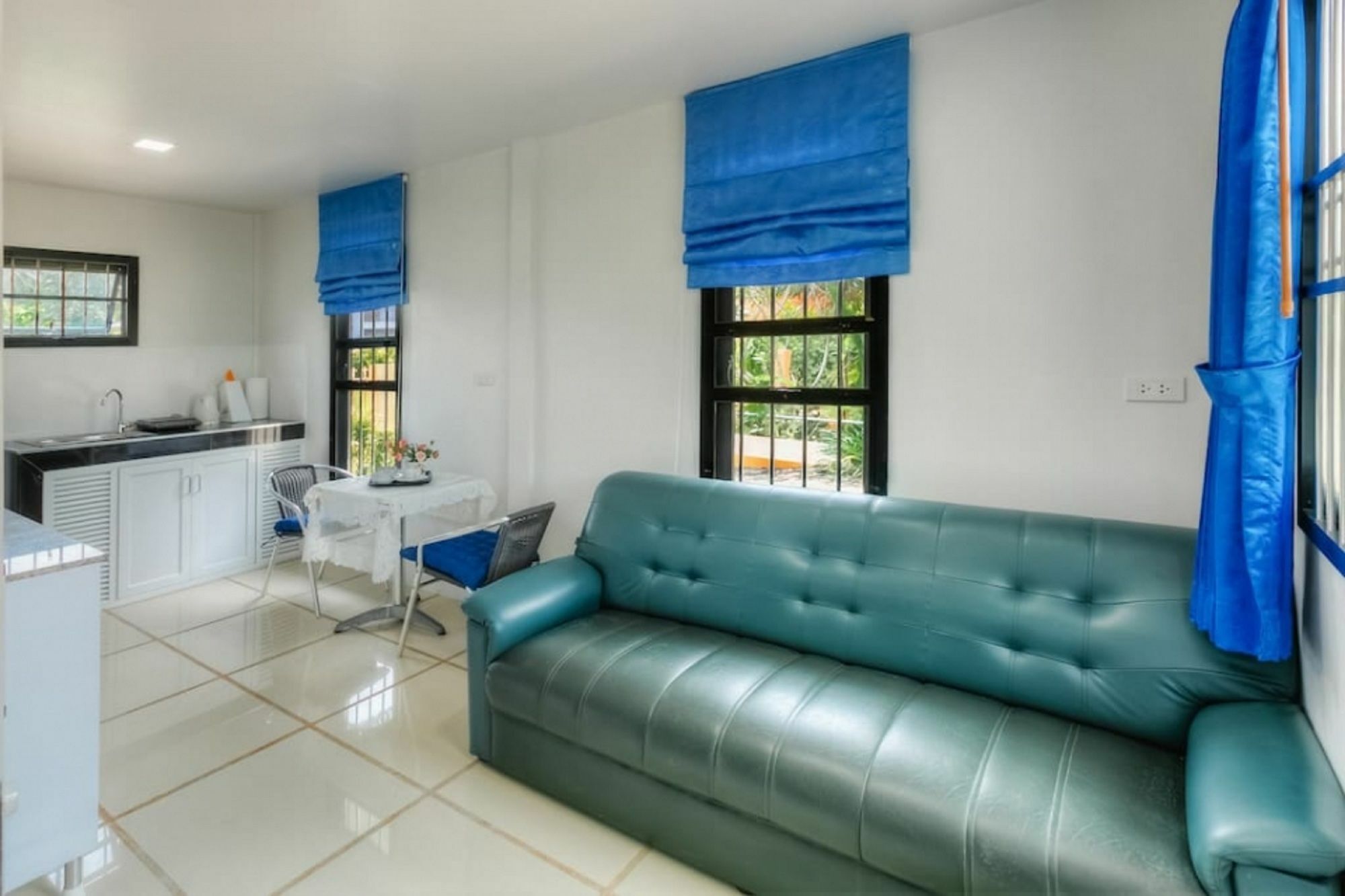 Aquatoria Phuket Bangtao Villa Сурин Бийч Екстериор снимка