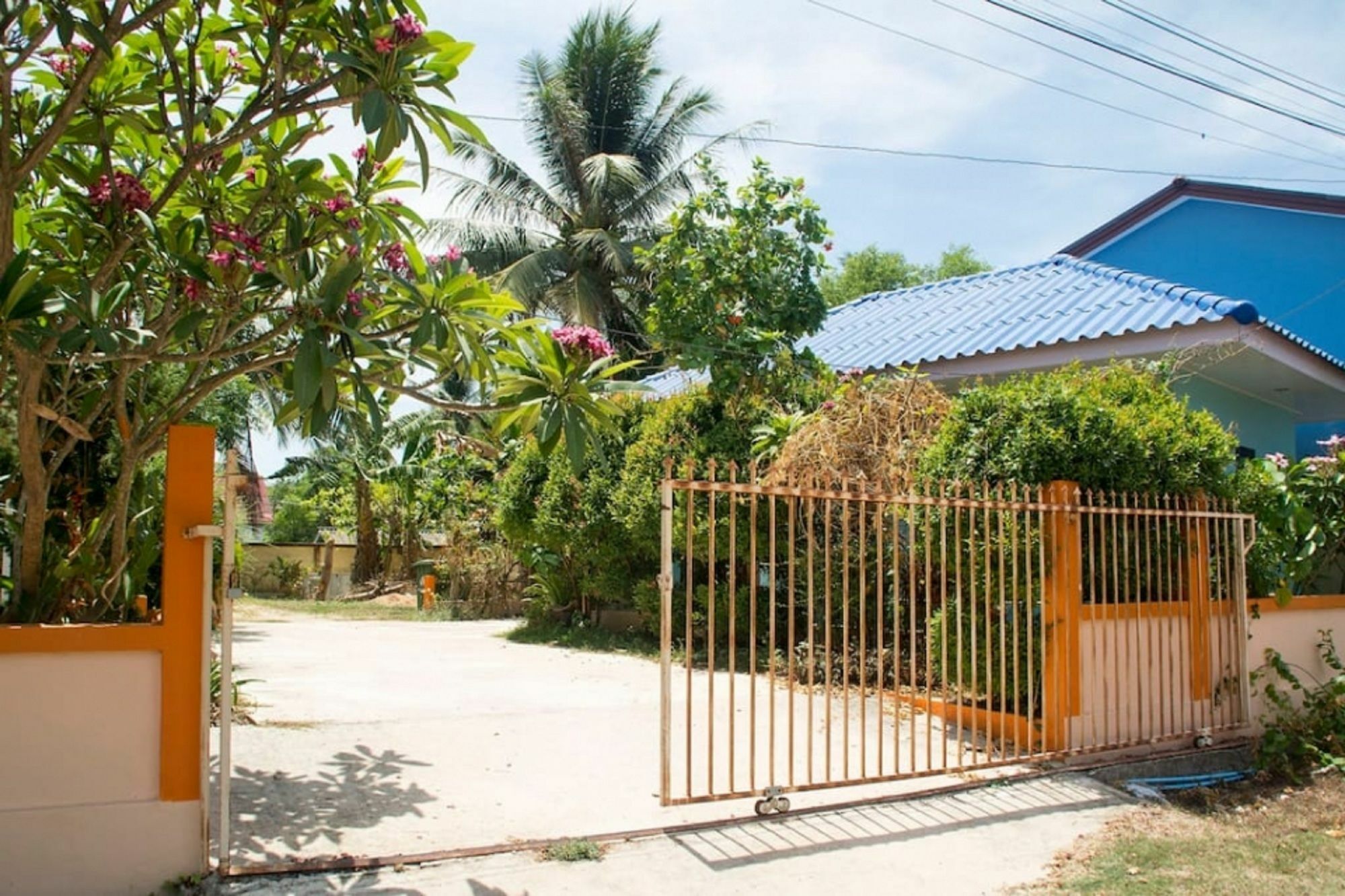 Aquatoria Phuket Bangtao Villa Сурин Бийч Екстериор снимка